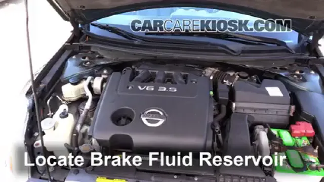 2008 Nissan Altima SE 3.5L V6 Coupe (2 Door) Liquide de frein Ajouter du liquide